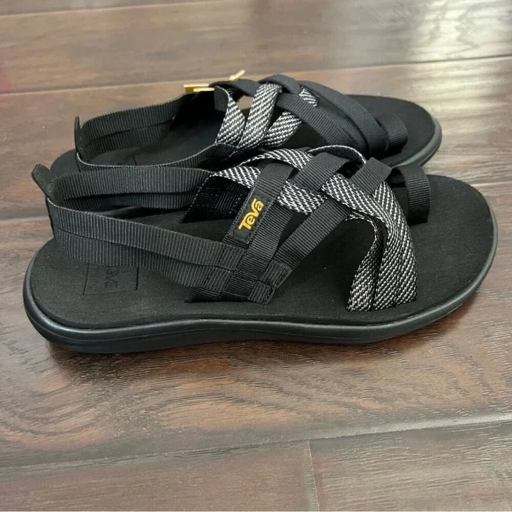 NWT Teva Women's Voya Strappy Sandals Black various sizes - Picture 4 of 8